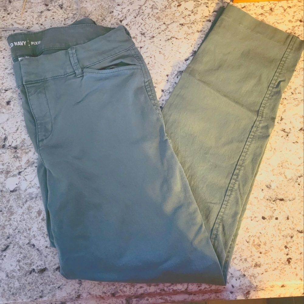 EUC 🤍  Pixie Cut Pants